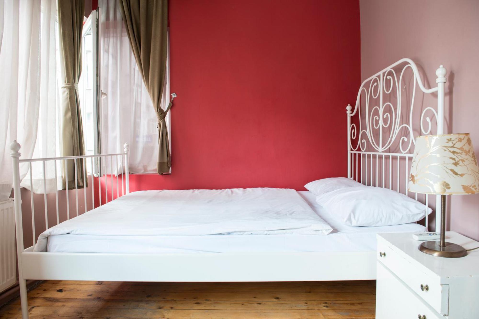 Double Room with Shared Bathroom,194767492:JPEG
